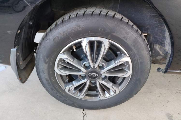 Used JAC Refine M3 2022 1.8L 7-seat Standard Edition Exterior 5