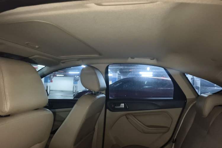 Used Ford Focus 2013 Hatchback Classic 1.8L Manual Fashion Edition