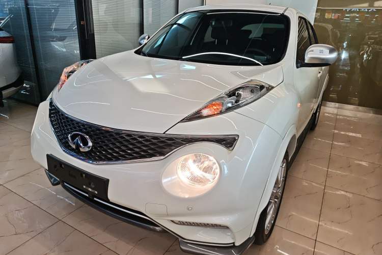 Used Infiniti ESQ 2014 1.6L Spontaneous Edition