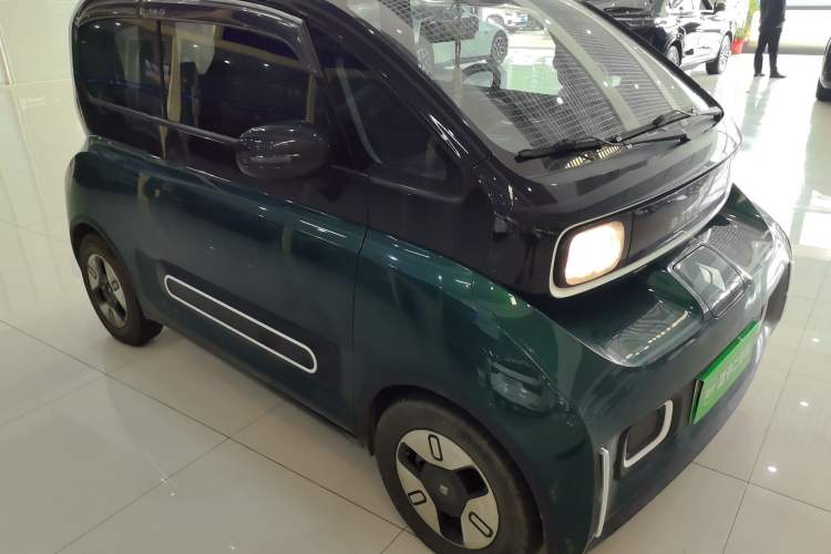 Used Baojun KiWi EV 2022 Designer Lite Edition Ternary Lithium Front Right 45 Deg