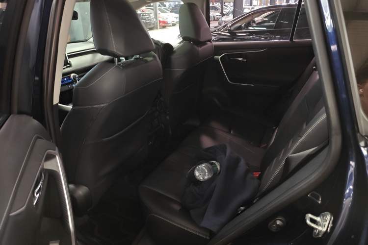 Used Toyota RAV4 2022 2.0L CVT Two-Wheel Drive Fashion Plus Edition
