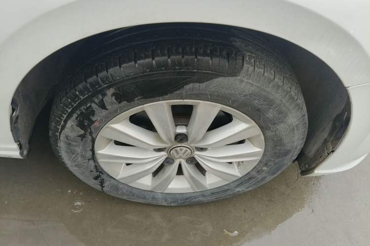 Used Volkswagen Lavida 2023 1.5L Automatic De Yi Edition Right Front Wheel Hub