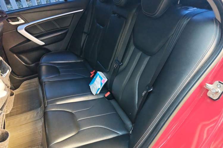 Used Geely Auto Emgrand 2016 Sedan 1.5L Manual Upward Edition