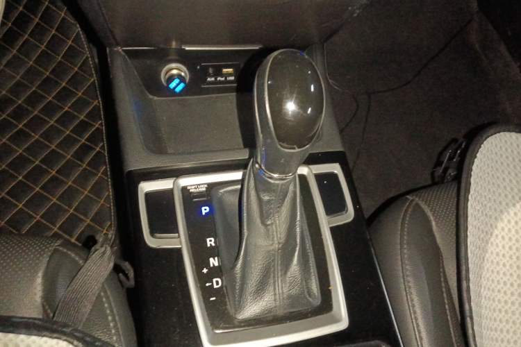 Used Hyundai Mistra 2014 1.8L Automatic Smart GLS Gear Lever