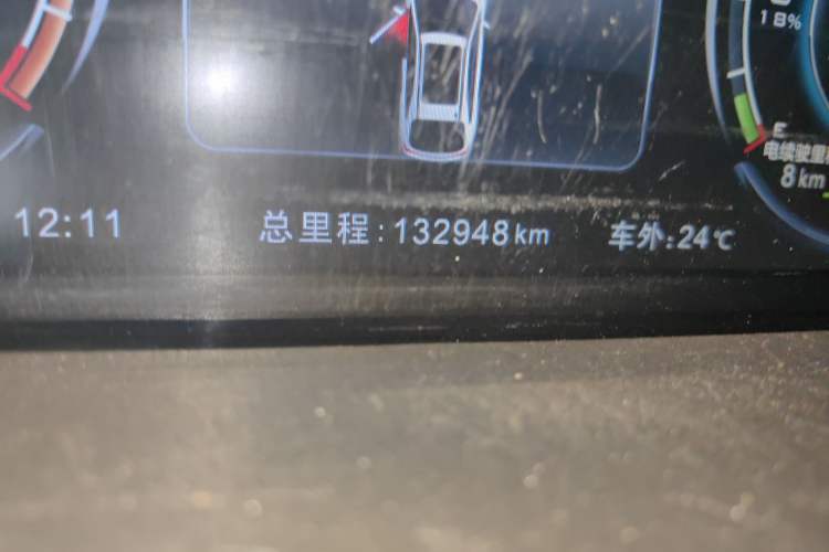 Used BYD Tang New Energy 2015 2.0T Four-Wheel-Drive Flagship Model Odometer Close Up