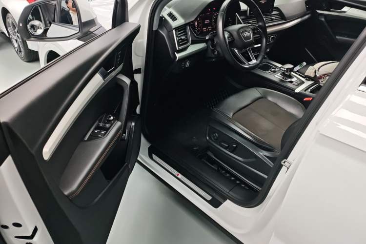 Used Audi Q5L 2018 40 TFSI Prestige Fashion Edition China VI Driver Seat