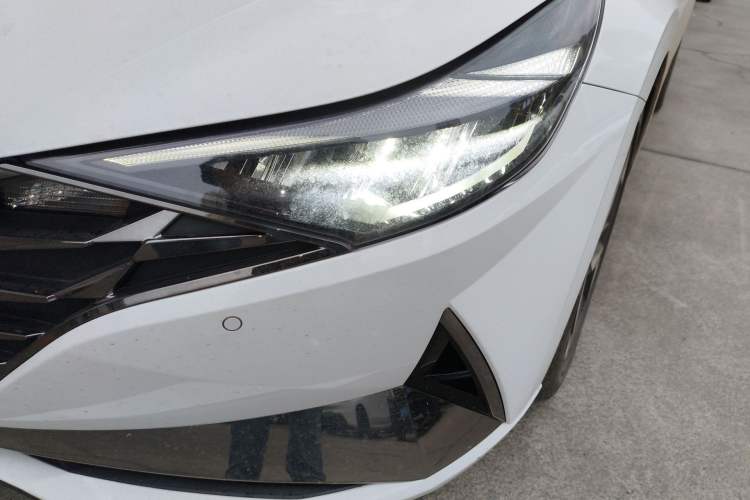 Used Hyundai Elantra 2022 1.5L CVT LUX Prestige Edition
