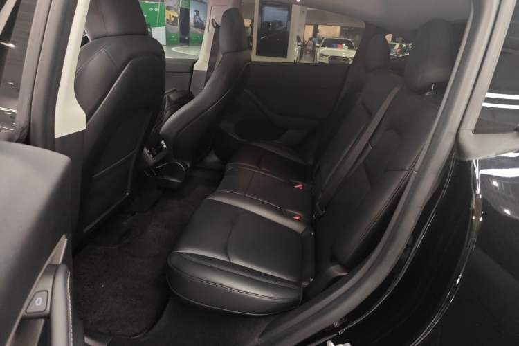 Used Tesla Model Y 2023 Rear-Wheel-Drive Version
