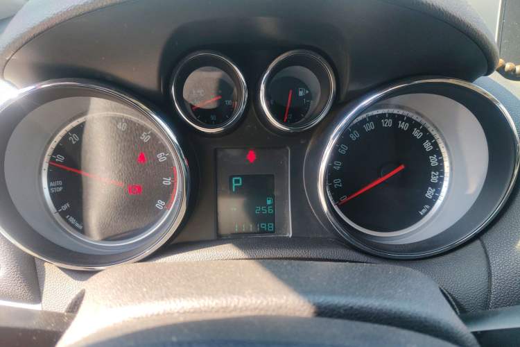 Used Buick Encore 2015 1.4T Automatic Two-Wheel Drive Urban Elite Version