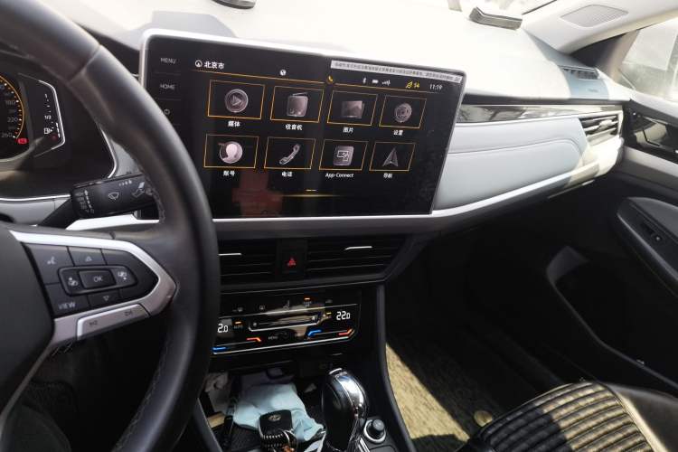 Used Volkswagen Bora 2023 280TSI DSG Prestige Edition Audio And AC Panel