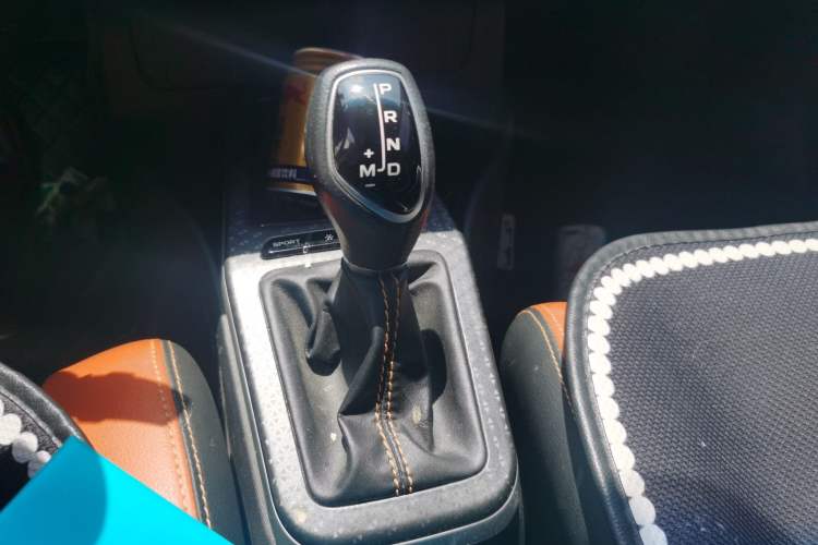 Used Geely Auto Vision X1 2017 1.3L Automatic Player Edition Gear Lever