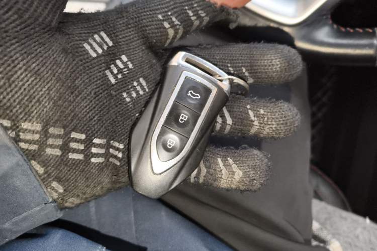 Used Zotye SR7 2016 1.5T CVT Cube Heart Edition China V Standard
