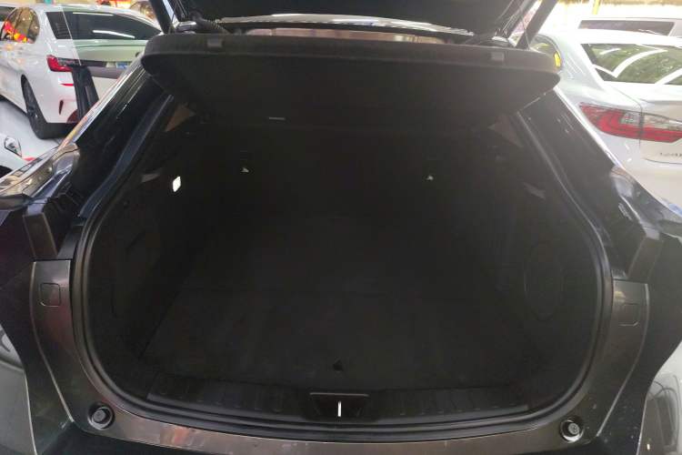 Used Deepal L07 2024 530Max Pure Electric Version Trunk