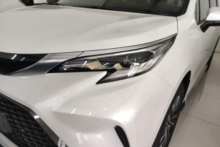 Used Toyota Granvia 2026 Model 2.5L Hybrid Prestige PLUS Four-Wheel Drive Edition