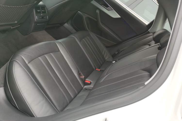 Used Audi A4L 2020 40 TFSI Luxury Dynamic Model
