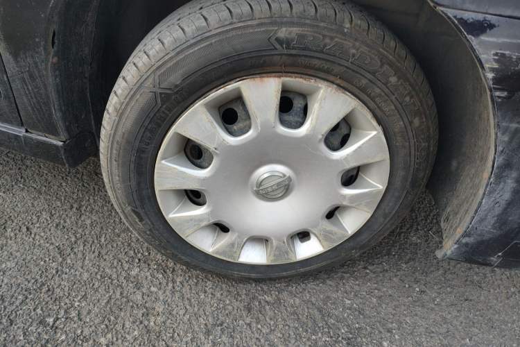 Used Nissan Sylphy 2012 Classic 1.6XE Manual Comfort Edition Right Front Wheel Hub