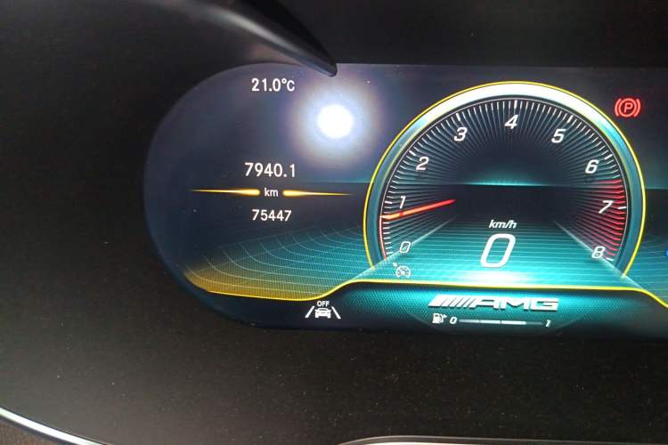 Used Mercedes-Benz C-Class AMG 2019 AMG C 43 4MATIC Estate Special Edition Odometer Close Up