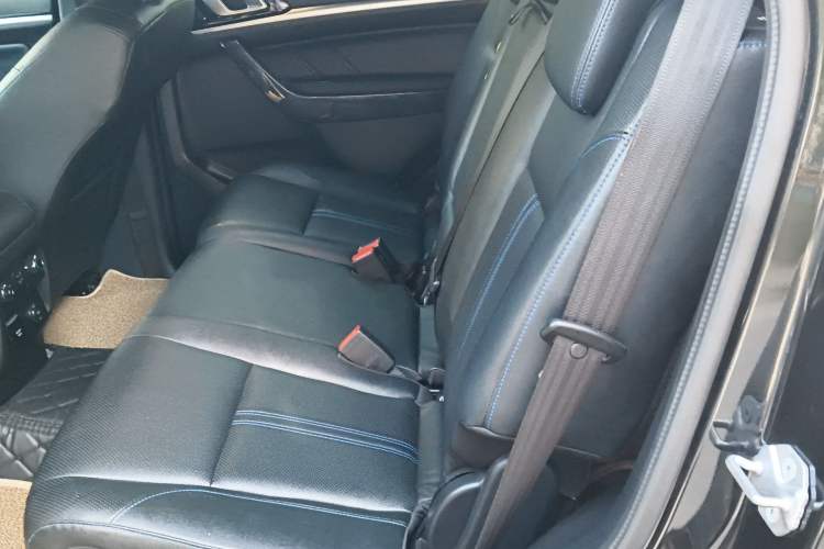 Used Ford Everest 2020 Sport Edition 2.3T Gasoline Automatic 4x4 Luxury Version 5 Seats Left Rear Seat