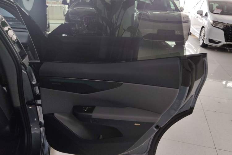 Used Lynk & Co 07 2024 EM-P 126 Long-Range Ultra