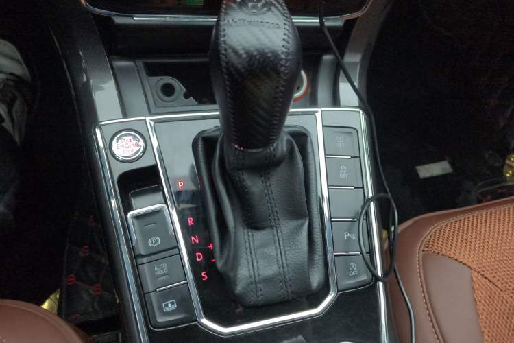 Used Volkswagen Passat 2016 330TSI DSG Prestige Edition Gear Lever