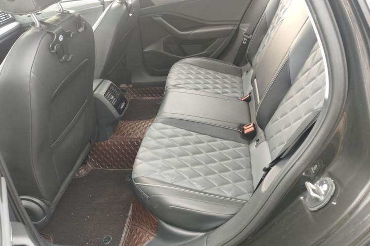 Used Volkswagen Sagitar 2025 300TSI DSG Excellence Edition Left Rear Seat