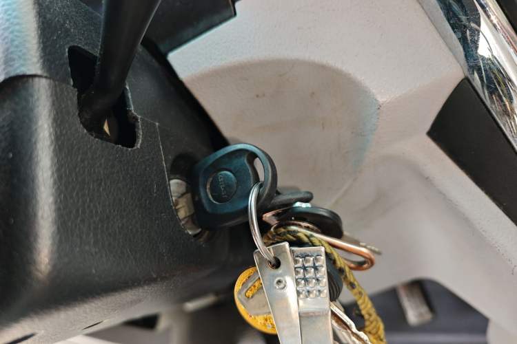 Used Jinbei New Hiace X30L 2016 1.5L Wealth Edition DLCG14 Vehicle Key