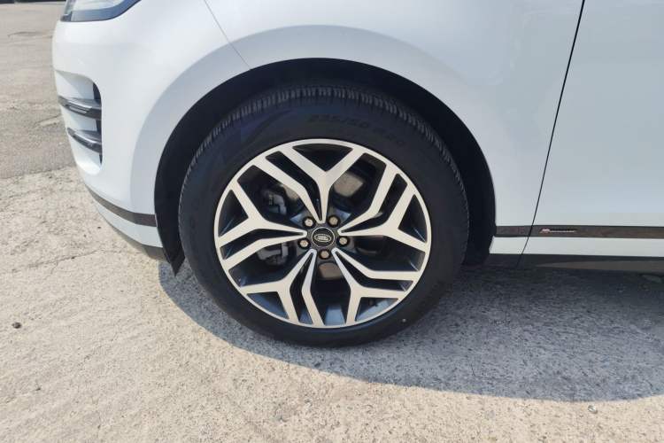 Used Land Rover Range Evoque 2021 Range Rover Velar 249 PS R-Dynamic S Performance Edition Left Front Wheel Hub