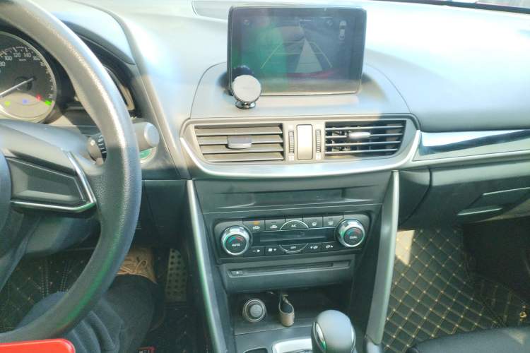 Used Mazda CX-4 2018 2.0L Automatic Two-Wheel Drive Blue Sky Exploration Version China V Standard
