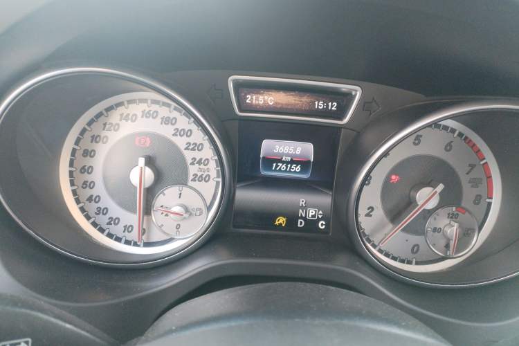 Used Mercedes-Benz GLA 2016 GLA 200 Sport Edition Odometer Close Up