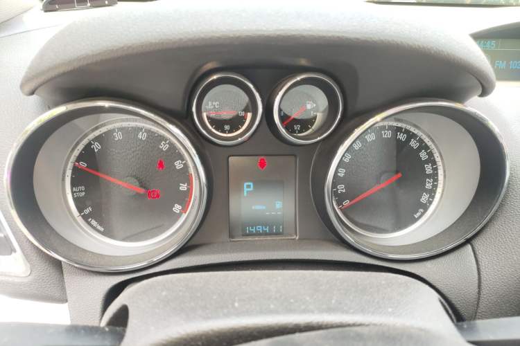 Used Buick Encore 2015 1.4T Automatic Two-Wheel Drive Urban Elite Version Instrument Cluster