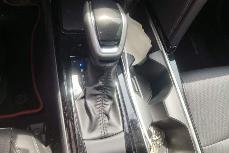 Used Toyota Camry 2026 Model Dual-Engine 2.0HSE Sport Lite Edition
