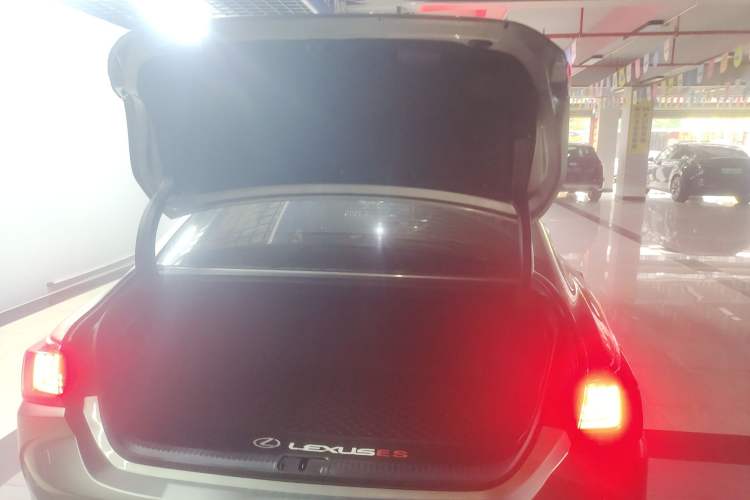 Used Lexus ES 2022 200 Excellence Edition
