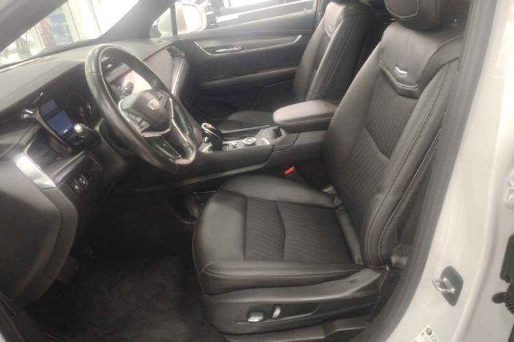 Used Cadillac XT5 2020 28T Tech Edition Left Front Seat