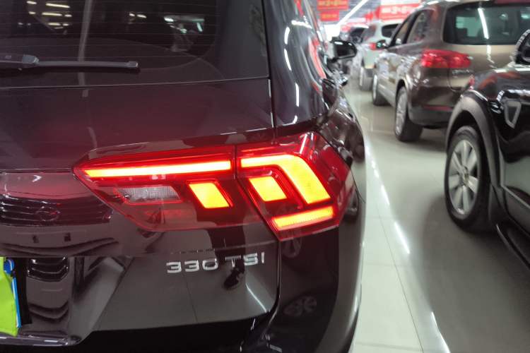 Used Volkswagen Tiguan L 2023 Revised Version 330TSI Automatic Two-Wheel Drive Smart Enjoyment Edition
