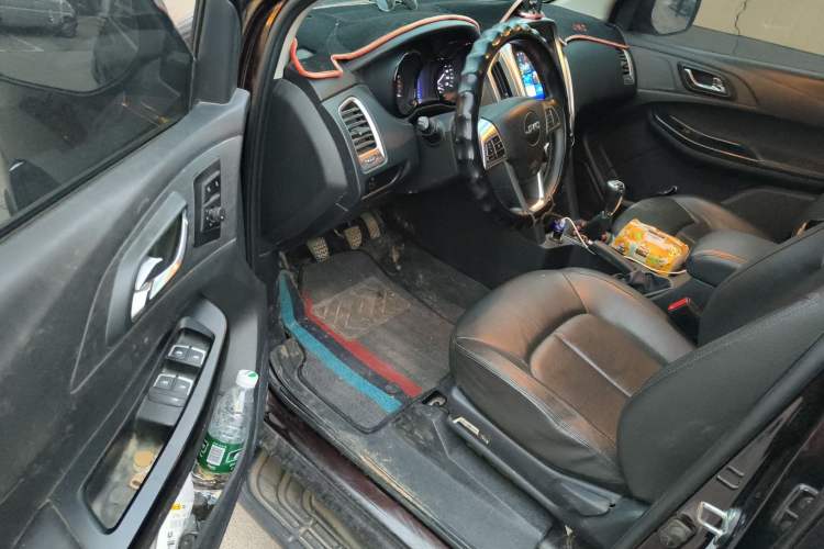 Used JMC Baodian 2020 2.5T Diesel Two-Wheel Drive Comfort Edition Standard Wheelbase JX4D25A6L Driver Seat