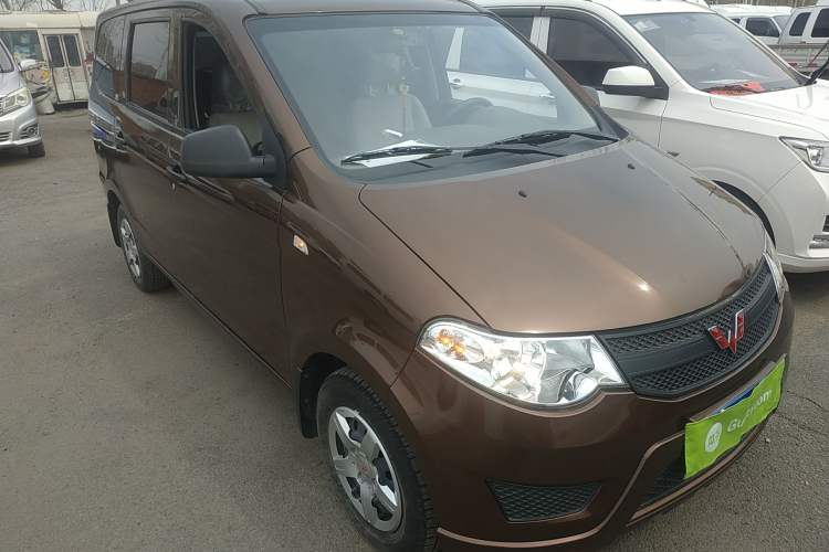 Used Wuling Hongguang 2021 1.5L S Base Version LAR Front Right 45 Deg