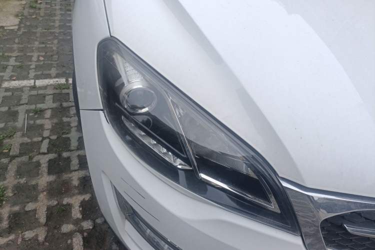Used Zotye Domy X5 2015 1.5T Manual Luxury Version China IV Standard Right Front Headlight
