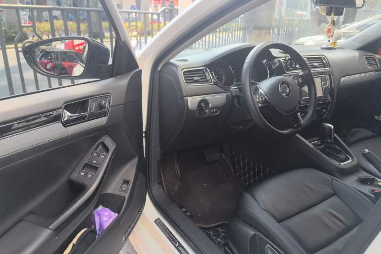 Used Volkswagen Sagitar 2018 280TSI DSG Comfort Model Driver Seat