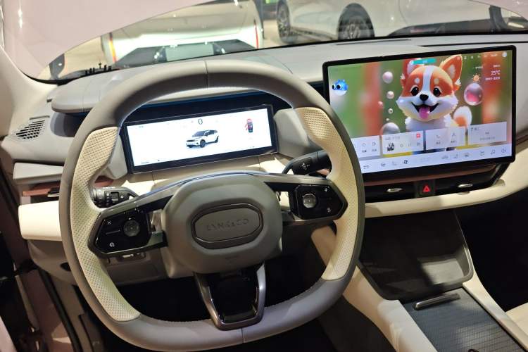 Used Lynk & Co 06 EM-P 2023 EM-P 126 Long-Range Halo Gear Lever