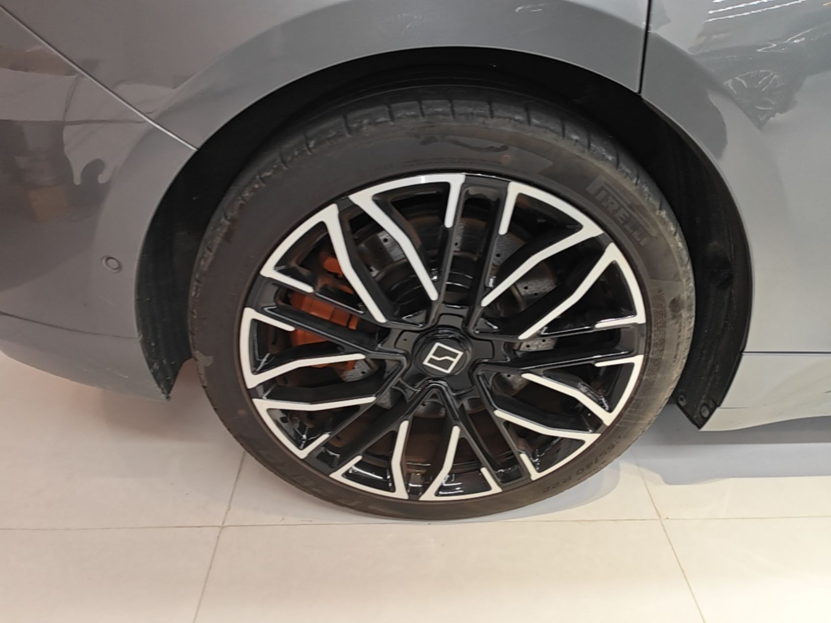 Zeekr 001 2025 YOU Edition 100 kWh All-Wheel Drive — снимка 11