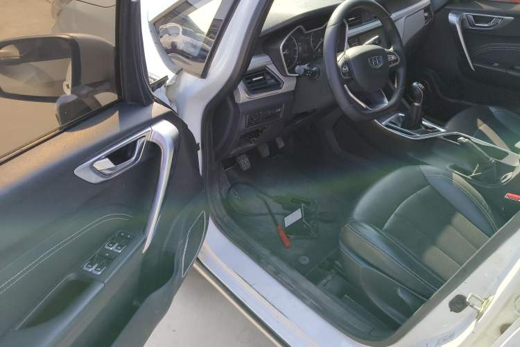 Used Geely Auto Vision X3 2019 Upgraded Model 1.5L Manual Luxury Version