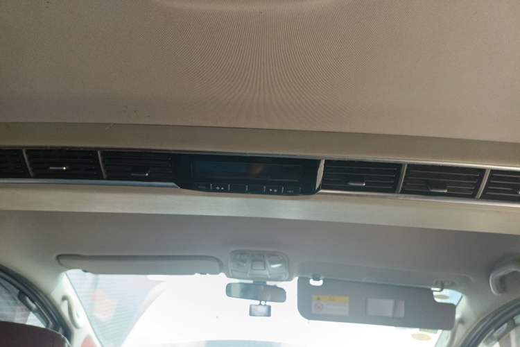 Used JAC Refine M4 2016 2.0L Manual Luxury Version