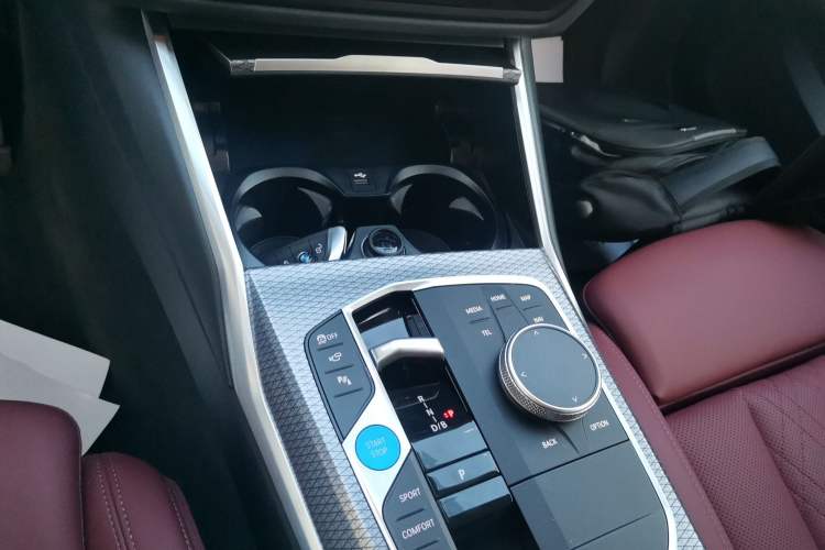 Used BMW i3 2025 eDrive 40 L Midnight Sports Package
