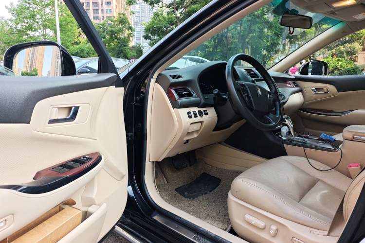 Used Toyota Crown 2010 2.5L Royal Leather Sunroof Edition
