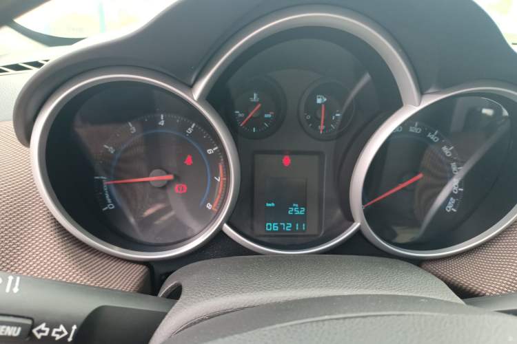 Used Chevrolet Cruze 2015 Hatchback 1.6L Manual Comfort Edition