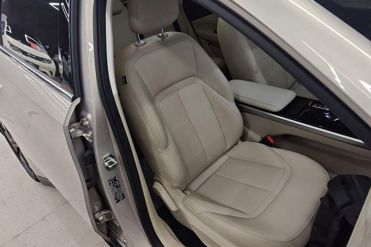 Used Wuling Xingguang 2024 Co-Creation Edition 510 Advanced Model