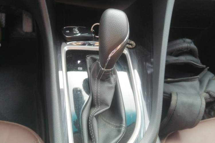 Used Buick GL6 2019 18T 6-Seater Connected Luxury Version China VI Standard Gear Lever