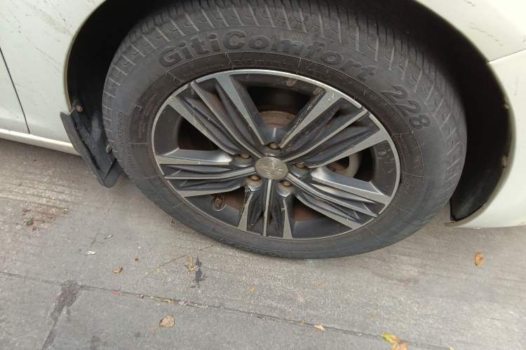 Used Peugeot 308 2016 1.6L Automatic Fashion Edition Right Front Wheel Hub