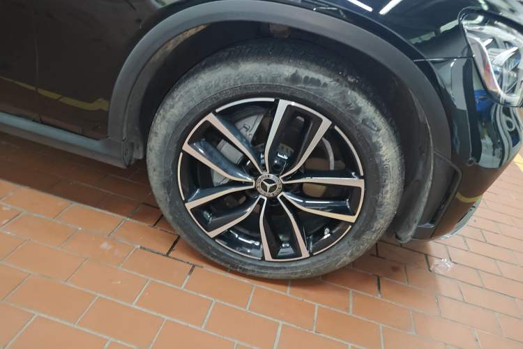 Used Mercedes-Benz GLC 2020 Facelift GLC 260 L 4MATIC Luxury Edition Right Front Wheel Hub