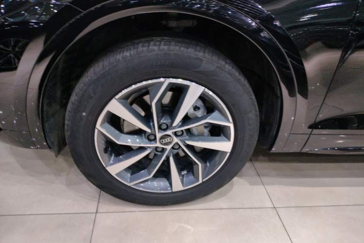 Used Audi Q5L 2023 40T Luxury Dynamic Model